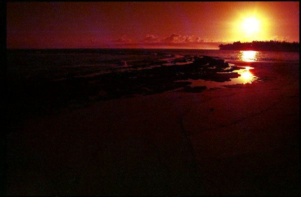 Mokuleia sunrise. Minolta X-570 SLR. © 2011 Bobby Asato