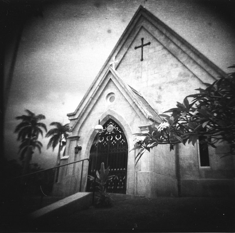 Royal Masoleum, Nuuanu, Hawaii. WOCA 120 GF. © 2011 Bobby Asato