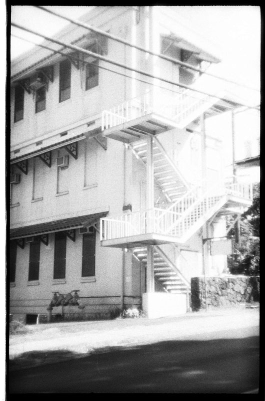 Leonard's Bakery, Kapahulu, Hawaii. Holga 135. © 2011 Bobby Asato