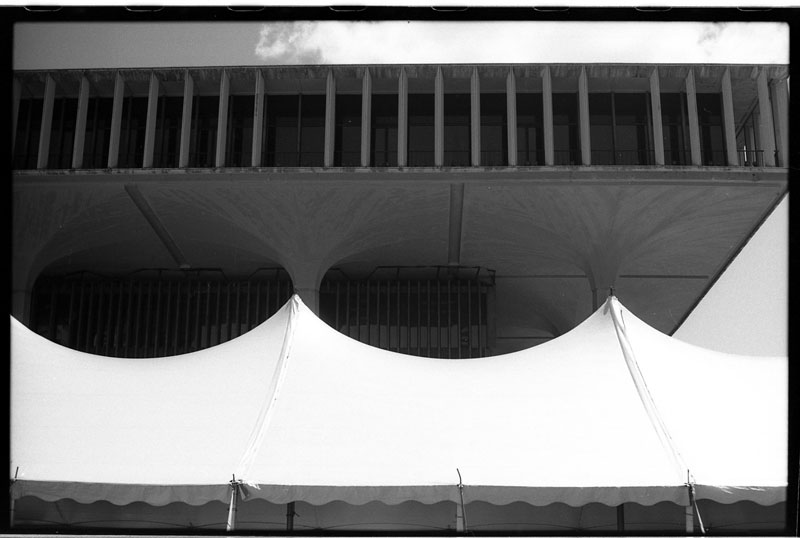 2011 Kids Fair, State Capital, Honolulu, Hawaii. Canon A-1. © 2011 Bobby Asato.