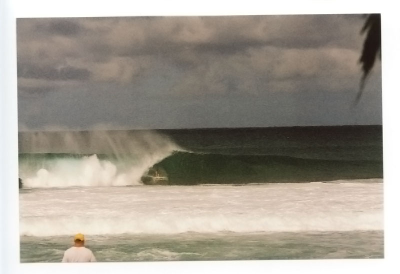 Pipeline, North Shore, Hawaii. Canon F-1 original. © 2011 Bobby Asato
