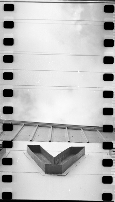 Honolulu, Hawaii. Lomo Lubitel 166+ © 2012 Bobby Asato