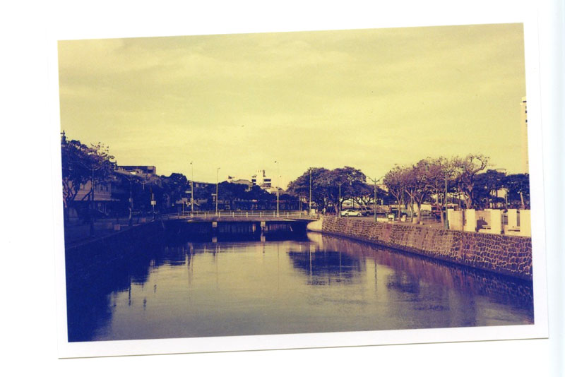 Ala Wai, Hawaii.  Voigtlander Bessa R3A © 2013 Bobby Asato