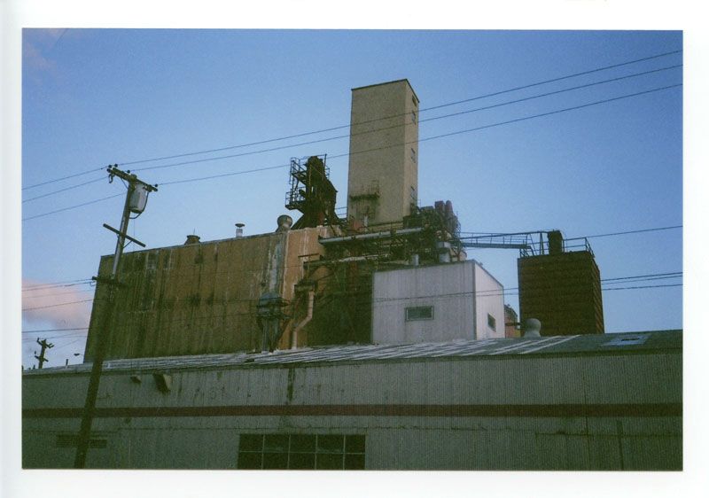 Zippy's, Iwalei, Hawaii.  Olympus XA2 © 2013 Bobby Asato