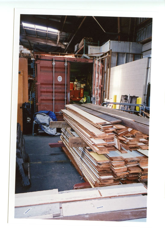 Re-use Hawaii, Hawaii. Ricoh GR1 © 2013 Bobby Asato