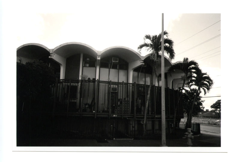 Waipahu, Hawaii. Voigtlander Bessa R2 © 2013 Bobby Asato