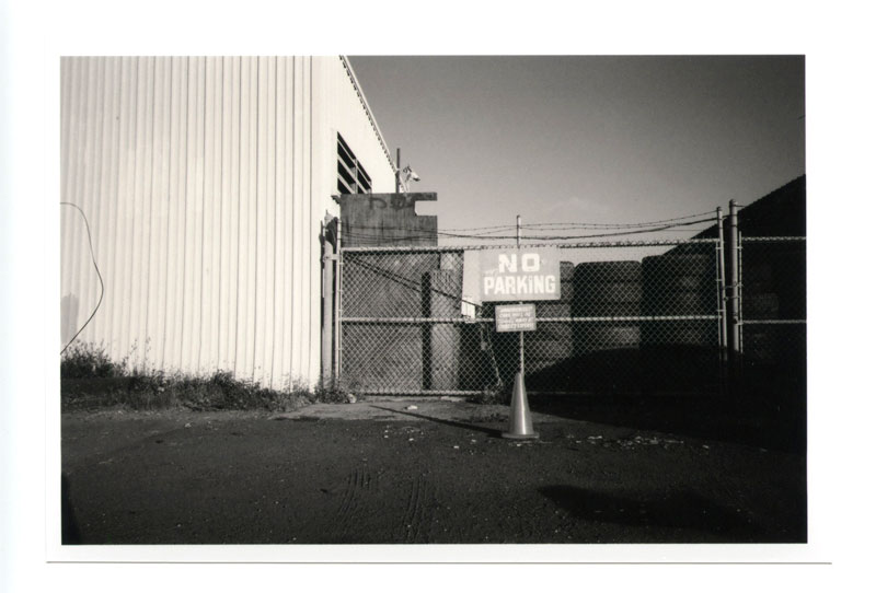 Kakaako, Hawaii. Voigtlander Bessa R2 © 2013 Bobby Asato